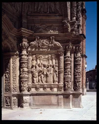 Näkymä Pyhän Marian katedraalin julkisivulle, Astorga, Espanja (Näkymä Pyhän Marian katedraalin julkisivulle, Astorga, Espanja)
