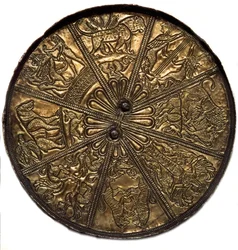 Skytialainen taide (Skythian tai Scythian sivilisaatio): kullalla päällystetty hopeapeili Kelermesin tumuluksesta nro 4 Krasnodarin alueelta Kubaniin Venäjällä (650-620), 7. vuosisadalla eKr. Pietari, Eremitaaši