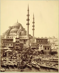 Hagia Sofian moskeija ja kalastusveneitä Bosporinsalmen rannalla, Istanbul, noin 1890