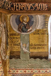 Palatinuksen kappeli (basilika), mosaiikkisykli Vanhasta testamentista, luomisjakso: "Fiat Lux Jumala luo valon ja jakaa vedet", XII vuosisata