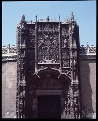 Goottilainen taide Isabelin: College of St. Gregory (St. Gregory) julkisivu 1488-1496 Valladolid, Espanja (Goottilainen taide: Näkymä College of St. Gregory (St. Gregory) Valladolid Espanja