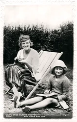 Gladys Cooper 1888-1971, englantilainen näyttelijä tyttärensä Joanin kanssa 1900-luvun alussa.