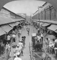 Yksi tärkeimmistä paikallisista kauppakaduista, Rangoon, Burma, 1908