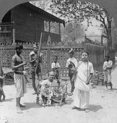 Kohtaus festivaalin aikana, Burma, 1908
