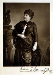 Marie Effie Wilton Bancroft (1839-1921), näyttelijä ja teatterijohtaja, muotokuva (m/w kuva)