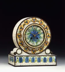 Pronssiin kiinnitetty mosaiikki Favrile-lasinen mantelkello, 1900-luku (pronssi, mosaiikki, Favrile-lasi)