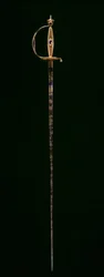Pieni miekka, n. 1790-1800 (kulta sinisellä läpikuultavalla emalilla, syövytetty, sinistetty ja kullattu teräs)