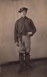 Unionin ratsuväen sotilas pistoolilla kotelossa, 1861-65.