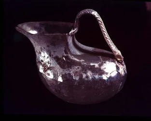 Juomakuppi, 8.-9. vuosisadalla eKr. (lasi)