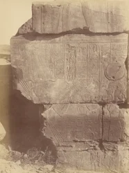 Lähikuva Hieroglyfien kirjoituksista ja veistoksista, Karnak
