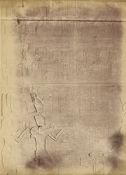 Lähikuva hieroglyfikirjoituksista (luultavasti Edfun temppelistä)