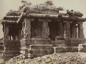 Arkkitehtuuria Dharwarissa ja Mysoressa 1860-luvulla.