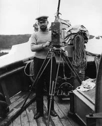 G. H. Wilkins palatessaan tutkimusmatkalta Sir Ernest Shackletonin kanssa, Plymouth, 16. syyskuuta 1922