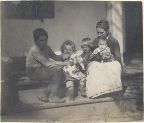 [Frances Crowell tunnistamattoman pojan, Katien, Jamesin ja Frances Crowellin kanssa], 1890, 1890.