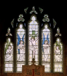 Hornblotton, St Peter, James Powell & Sons, Thomas G Jackson, East Window, Crucifixion & Angels, 1874
