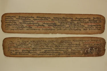 Milarepa luolassaan opettamassa metsästäjää, noin 1400-99 (valaistu käsikirjoitus).