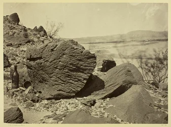 Ajohiekan veistämä kallio, Fortification Rockin alapuolella, Arizona