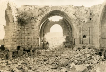 Bysanttilaisen basilikan sisätilat, Amman, Jordania, Ugo Monneret de Villardin valokuva, noin 1920.