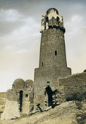 Al-Mashhad al-Baharin minareetti, lähellä Assuania, Egypti, valokuvaaja Ugo Monneret de Villard.