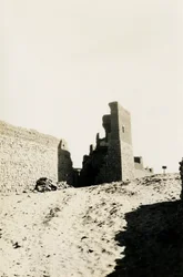Pyhän Simeonin luostari, Assuan, Egypti, valokuvaaja Ugo Monneret de Villard.