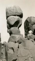 Kallioita Goz Regebissä, Sudan, valokuvaaja Ugo Monneret de Villard, n. 1925.