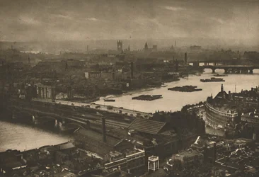 Jäähyväiskatselu upeaan Lontooseen St. Pauls Domen ristiltä, vuodelta 1935.