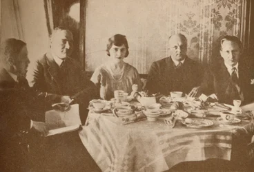 Ateria Graf Zeppelinillä lentäessään Atlantin yli, 1927