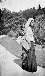 Nepalilainen nainen lapsensa kanssa, v. 1910