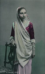 Parsi-nainen, 1930-luku.