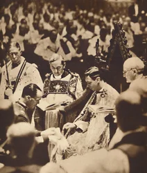 Oikeakätinen hansikas, 12. toukokuuta 1937