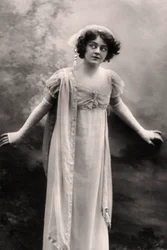 Adrienne Augarde 1882-1913, englantilainen näyttelijä, 1907
