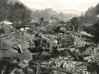 Maanjäristyksen jälkeen, Gifu, Japani, 1895.