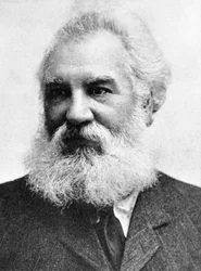 Alexander Graham Bell 1847-1922, skotlantilaissyntyinen amerikkalainen keksijä, 1907