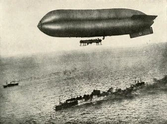 Ilmalaiva saattueessa, 1919.