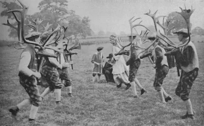 Englannissa edelleen ylläpidetyt muinaiset tanssimuodot - Horn Dance, n. 1935