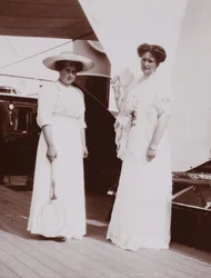 Anna Aleksandrovna Vyrubova lähti Venäjän keisarinna Aleksandra Fjodorovnan kanssa 1912-1913