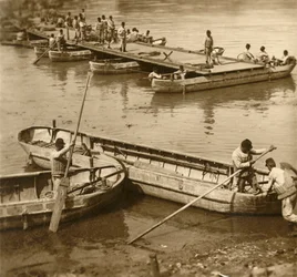 Ponttonisillan kokoaminen, c1914-c1918