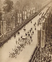 Avenue of Banners, 12. toukokuuta 1937