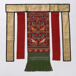 Takaesiliina kuninkaalliseen seremonialliseen viittaukseen, 1800-luvun loppu - 1900-luvun alku.