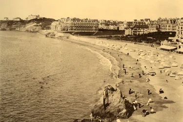 Biarritz - Suuri ranta, vuodelta 1930.