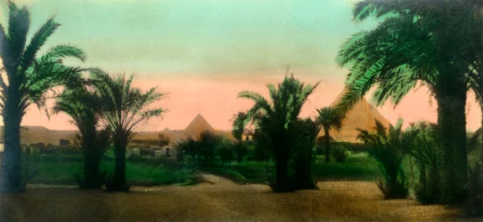Kairo: kylä lähellä Gizehin pyramideja, c1918-c1939.