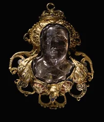 Cameo Diane de Poitiersin rintakuvalla 1499-1566, 1500-luku
