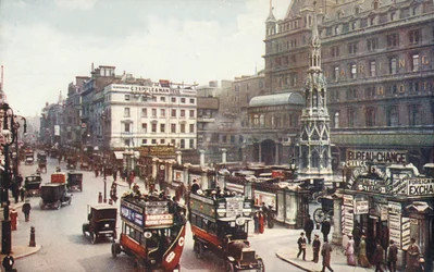 Charing Cross and the Strand, Lontoo, vuonna 1910.
