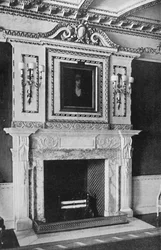Savupiippu punaisessa olohuoneessa, Raynham Hall, Norfolk, 1927