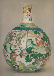 Kiinalainen posliinipullo emalissa Famille Verte. KAng Hisin aikakausi, 1662-1722, 1928