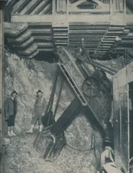 Vuoren sydämen kynsiminen Colorado Cityn tunneliin, vuodelta 1935