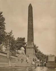 Cleopatras Needle Hewn neljätoistasataa vuotta ennen Kleopatran syntymää, n. 1935.