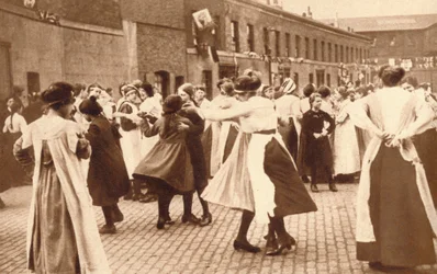 Tanssiminen juhlii sodan päättymistä, 1918 1935