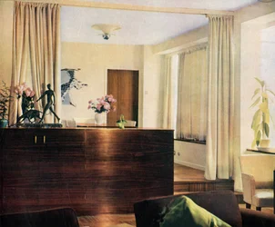 Ruokasalkovi olohuoneessa Sun Housessa, Hampstead, Lontoo, 1937.