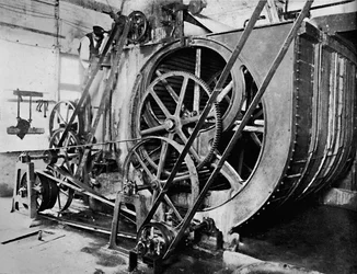 Talous paperitehtaalla, 1919